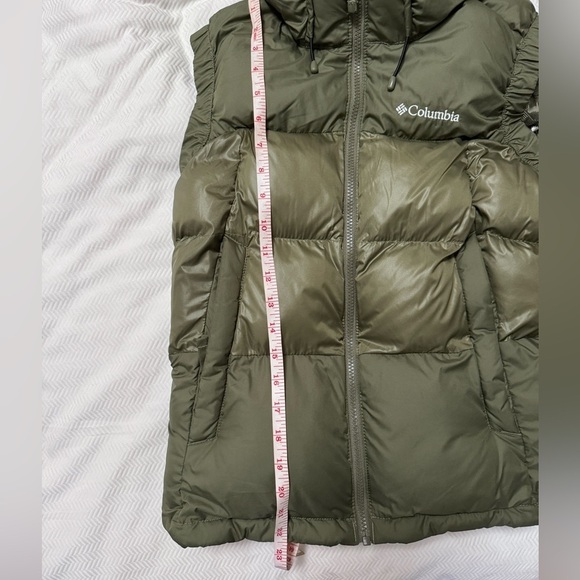 COLUMBIA Women’s Pike Lake Insulated Vest with Hoodie in Green - Picture 11 of 12